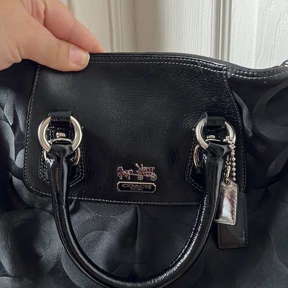 Coach bag in great used condition black - Picture 2 of 10